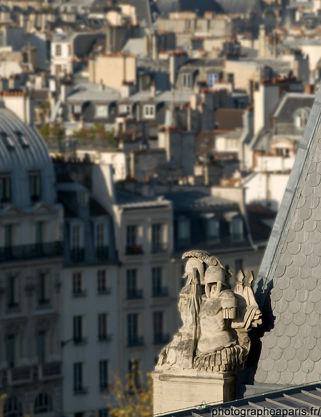 Vue sur la Rive Gauche le long du quai des Grands-Augustins