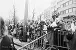1978  - Obsques de Claude Franois - Foule en moi face  l'glise d'Auteuil  Paris