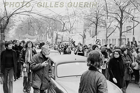 Manifestation du MLF  Paris de Belleville au Pre Lachaise - 25 novembre 1972