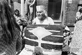 Marche non violente Londres-Paris pour la suspension des essais nuclaires - Wattrelos - 26 mai 1973