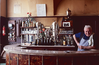 Les cafs de Paris - Novembre-dcembre 1979 - Le Bar des BOF