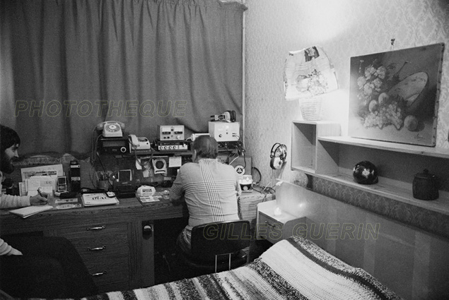 La  CB ,  Citizen's Band  ,  ou  bande de frquences du citoyen   Paris - Dcembre 1979