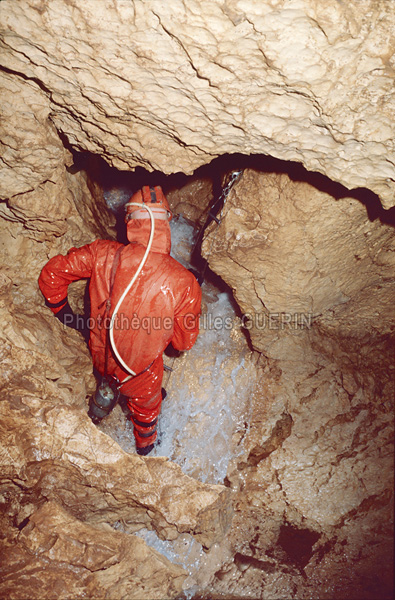 Splologie dans le dpartement du Lot - 1975 - Eau ruisseau cours d'eau et nappes phratiques