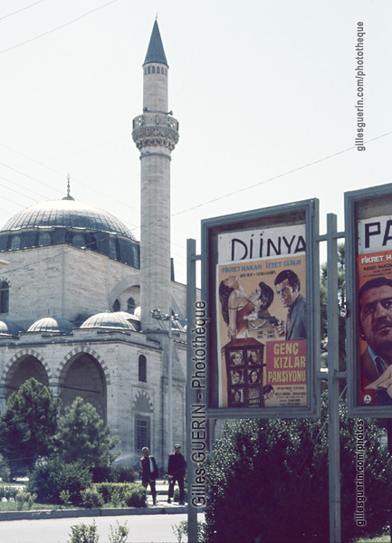 Milieu urbain - Scène de rue - Affiches cinéma érotique