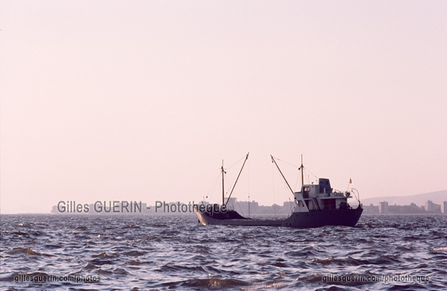 Navire de pche en  mer Mditerrane