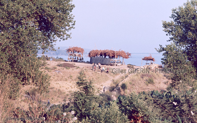 Constructions de branchages sur pilotis sur le littoral mditerranen - Province d'Antalya