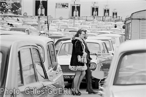 Parking d'hypermarch - Rgion parisienne - 1974