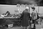 1973  - Petit marché de quartier en région parisienne