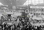 Salon de l'enfance - Novembre 1972 -  Vue d'ensemble avec multitude de publicits