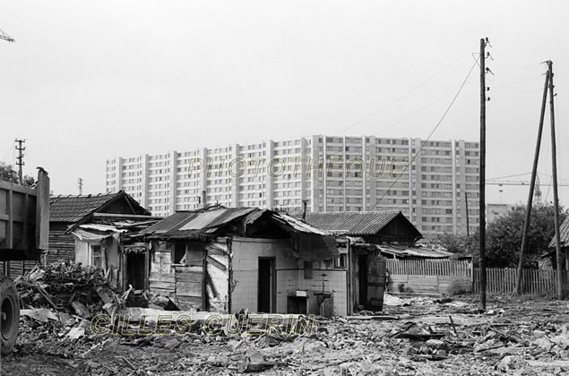 Démolition du bidonville du Franc Moisin en Seine-Saint-Denis