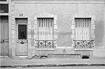 1975  - Faade dlabre d'un pavillon ferm et abandonn - Ivry sur Seine - le-de-France 