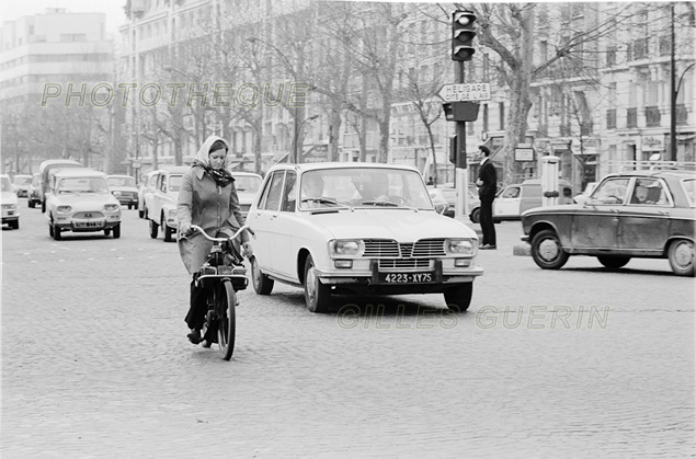 Circulation automobile  Paris - 1973