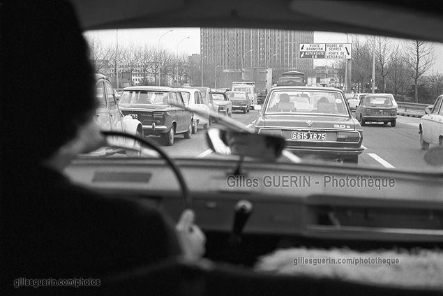 Circulation automobile  Paris - Encombrements - 1973