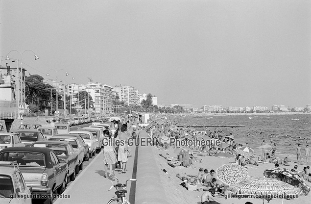 Vacances d't au bord de la mer sur la Cte d'Azur - aot 1975