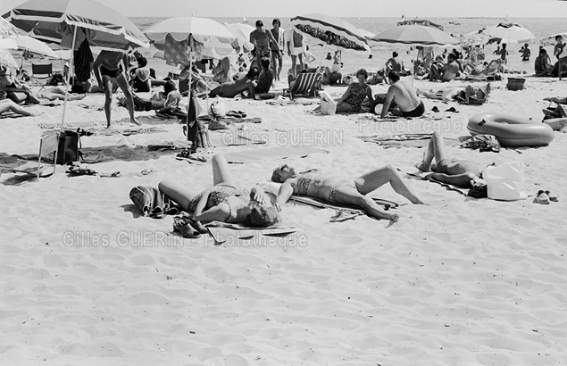 Vacances d't au bord de la mer sur la Cte d'Azur - aot 1975