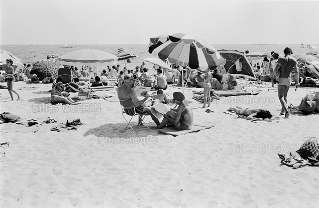 Vacances d't au bord de la mer sur la Cte d'Azur - aot 1975