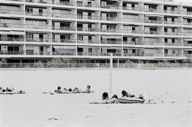 Vacances d't au bord de la mer sur la Cte d'Azur - aot 1975