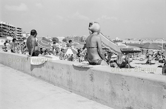 Vacances d't au bord de la mer sur la Cte d'Azur - aot 1975