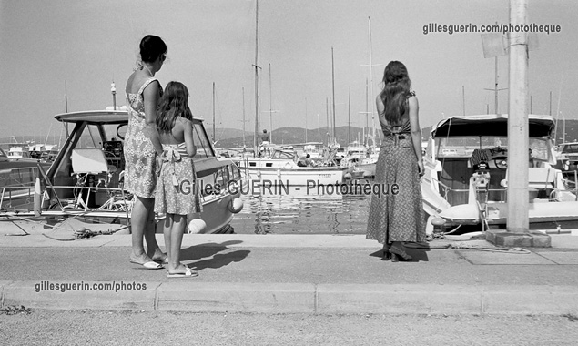 Vacances d't au bord de la mer sur la Cte d'Azur - aot 1975