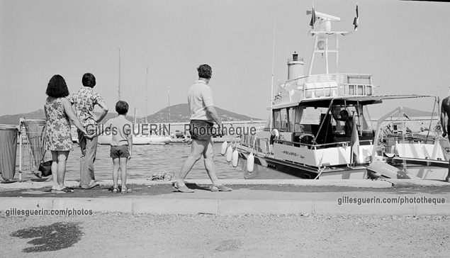 Vacances d't au bord de la mer sur la Cte d'Azur - aot 1975