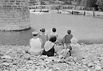 1975  - Baignade en famille sur les bords du Chassezac - Ardche du sud