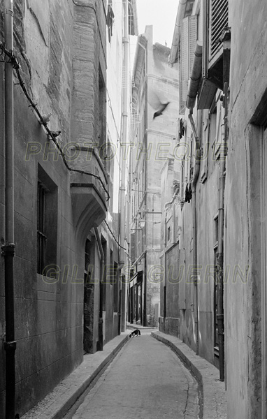 Petite ruelle dans la commune des Vans - Dpartement de l'Ardche - 1970