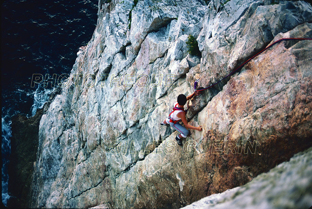 Varappe - Escalade au dessus de la mer