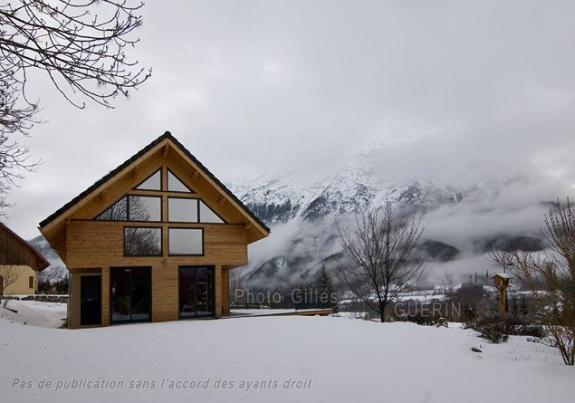 Maison bardage bois en Valgaudemar - Massif des Écrins - Alpes françaises