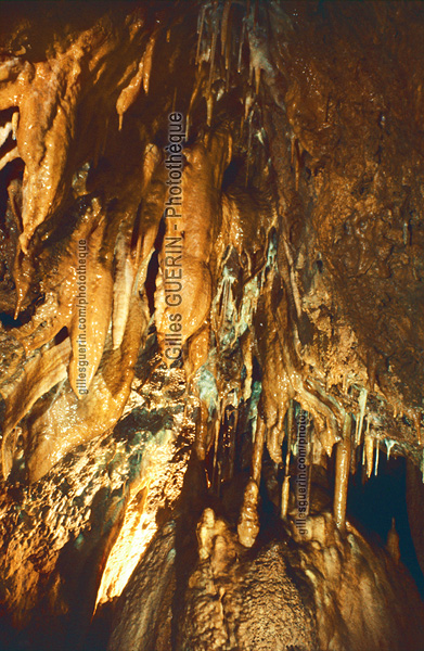 Paysage souterrain et concrétions - Département du Lot