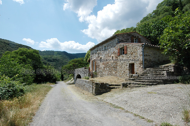 Paysage cévenol avec maison...