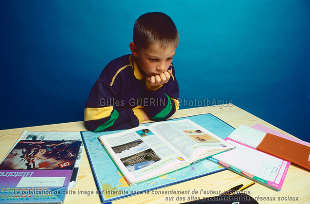 Travail scolaire  la maison