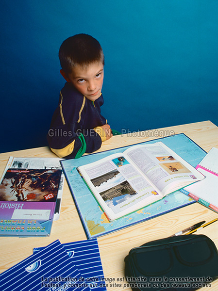 Travail scolaire  la maison