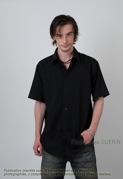 Photo studio d'un jeune homme de 20 ans - 2007 