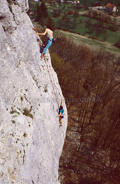 Varappe -  Escalade en falaise cole