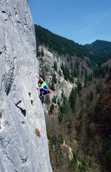 Varappe -  Escalade de la falaise de Pas de l'Ours