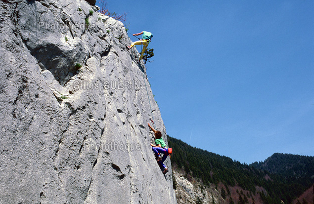 Varappe -  Escalade de la falaise de Pas de l'Ours