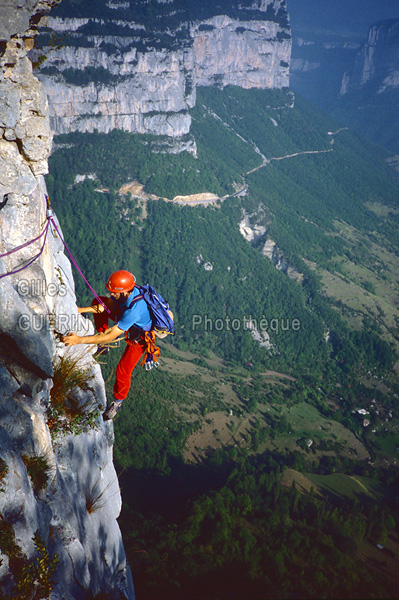 Varappe - Escalade dans le Massif du Vercors - Voie des Chrysanthmes