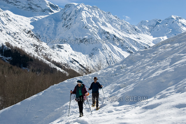 Randonne pdestre en hivers dans le Parc National des Ecrins