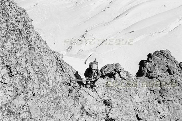 Course mixte en haute montagne (escalade glacier et paroi rocheuse) - Massif des Ecrins - 1980