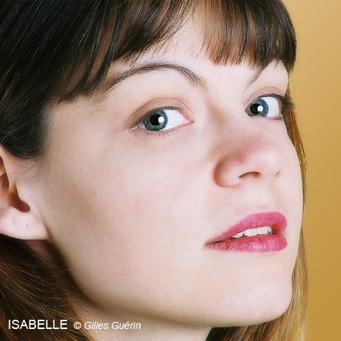 Retouche photo - Adoucissement du visage, suppression des cernes et des grains de beaut