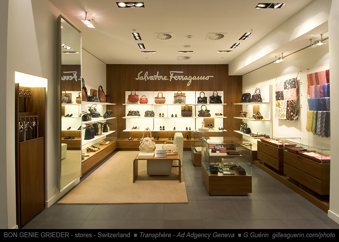 Magasin Bong�nie Grieder de  Lausanne - Maroquinerie